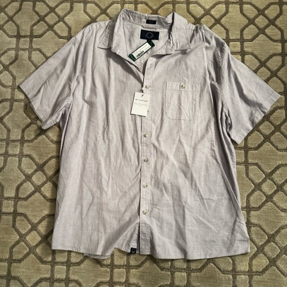 NWT Men's Very Light Purple Short Sleeve Shirt